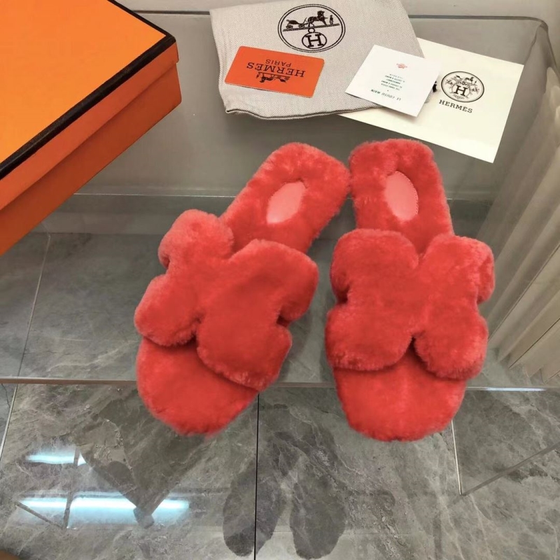 H**mes slippers